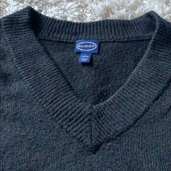 black V-neck sweater - Picture 2 of 5